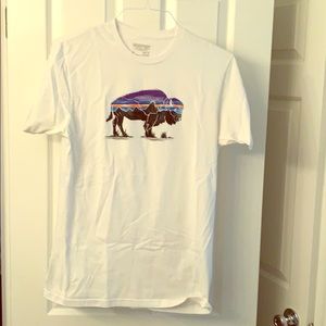 Medium white Patagonia t-shirt cotton/poly blend